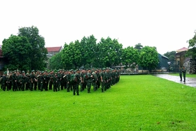 Sáng đẹp tình quân dân trong gian khó