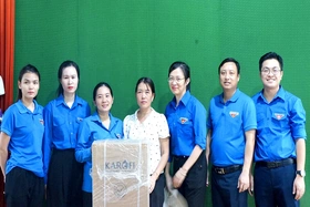 Trao tặng 200 túi thuốc thiết yếu cho người dân xã Đan Thượng