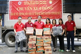 Tiếp nhận 4 tấn hàng hoá, nhu yếu phẩm hỗ trợ sau bão