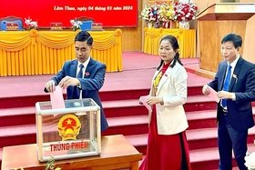 Không để lọt vào cấp ủy những người không đủ đức, đủ tài