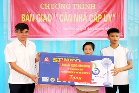 Bàn giao “Căn nhà cấp uỷ” tại huyện Tam Nông