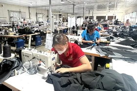 Nghề may về làng