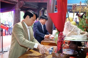 Lễ “hóa thần” tại Đình Cả, xã Chí Đám, huyện Đoan Hùng