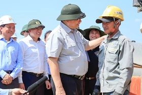 Đẩy mạnh các phong trào thi đua yêu nước