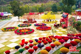 Rực rỡ sắc màu tại “Làng Tết xưa” ở Mộc Châu