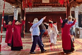 Du Xuân thành phố ngã 3 sông