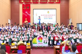 Những bông hoa “Cháu ngoan Bác Hồ”