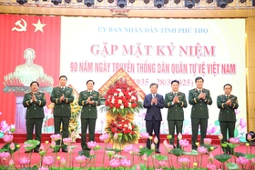 Gặp mặt kỷ niệm 90 năm Ngày truyền thống Dân quân tự vệ Việt Nam