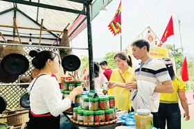 Phát triển du lịch gắn với văn hóa ẩm thực