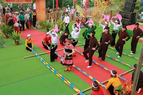 Nhiều trò chơi dân gian được tái hiện tại Lễ hội Đền Hùng