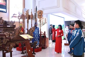 Trưng bày nhiều hiện vật, tư liệu Chuyên đề Tín ngưỡng thờ cúng Hùng Vương ở Phú Thọ