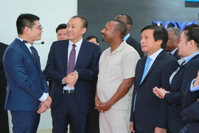 Thủ tướng Ethiopia thăm Công ty năng lượng mặt trời tại Phú Thọ