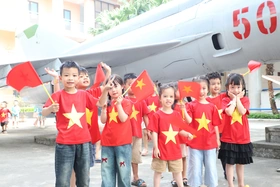 Nhiều trường học tổ chức các hoạt động hướng về ngày 30/4