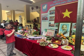 Ngày hội STEM, sách, viết chữ đẹp, đọc và làm theo báo đội năm học 2024-2025