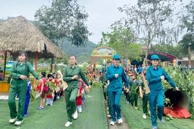 Hoạt động trải nghiệm: “Chúng tôi là chiến sĩ”