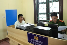 Thuận lợi khi cấp, đổi Giấy phép lái xe tại Công an xã, thị trấn