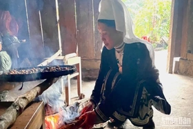 Bảo tồn trang phục truyền thống qua sản phẩm du lịch