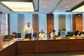 Thảo luận tại Tổ về Nghị quyết của Quốc hội