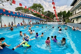 Điểm bơi giải nhiệt, rèn kỹ năng của mọi lứa tuổi