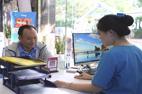 Theo dõi chức năng gan và xét nghiệm định kỳ giúp phát hiện sớm các bệnh lý về gan