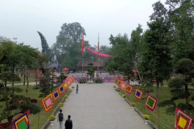 Để du lịch vươn mình trên “đất Mẫu”