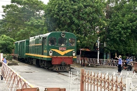 Xóa bỏ lối đi tự mở qua đường sắt trong năm 2025