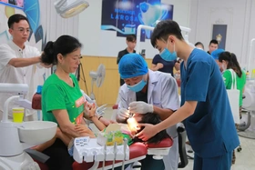 Chương trình “Nâng niu nụ cười siêu nhân”