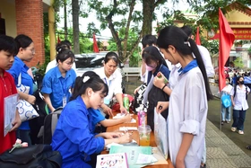 36 đội hình thanh niên tình nguyện “Tiếp sức mùa thi”