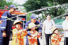 Một ngày trải nghiệm tại Trung tâm giáo dục cộng đồng về phòng cháy chữa cháy và cứu nạn cứu hộ