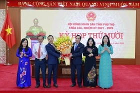 HĐND tỉnh Phú Thọ tri ân lãnh đạo Thường trực HĐND và trưởng các cơ quan tham mưu, giúp việc