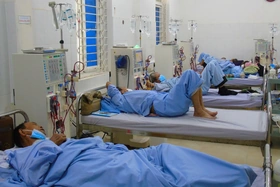 TTYT Cẩm Khê lắp đặt thêm máy chạy thận nhân tạo phục vụ người bệnh