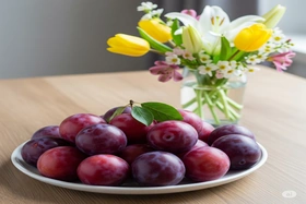 8 nhóm người nên hạn chế hoặc tránh ăn quả mận