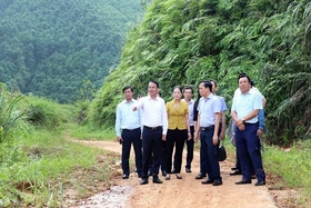 Bí thư Tỉnh ủy Đặng Xuân Phong thăm và làm việc tại xã Trung Sơn