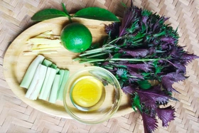 Uống nước lá tía tô với chanh, sả, gừng có tác dụng gì?