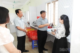 Đoàn công tác Sở Giáo dục và Đào tạo làm việc với các xã Thanh Thủy, Tam Nông