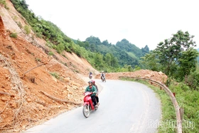 Tỉnh lộ 433 - con đường huyết mạch “gồng mình” giữa thiên tai