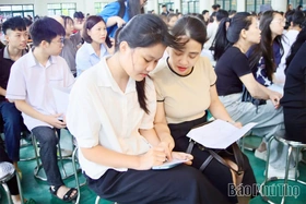 Lựa chọn nguyện vọng, vững bước tương lai