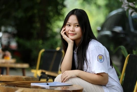 Nguyễn Vân Khanh - Cô gái hướng nội chinh phục ngôi vị Thủ khoa khối D04