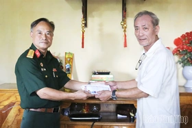 Thăm, tặng quà tri ân gia đình liệt sĩ