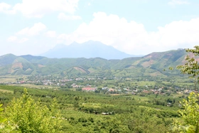 Cổng trời Yên Sơn - những khát vọng vươn lên từ đá