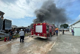 Kịp thời khống chế vụ cháy tại Công ty TNHH Thiết bị và Sản phẩm An toàn Việt Nam