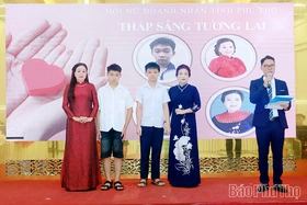 Mẹ đỡ đầu - thắp sáng tương lai