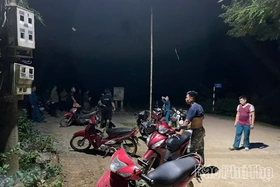 Dập tắt vụ cháy rừng tại phường Thống Nhất