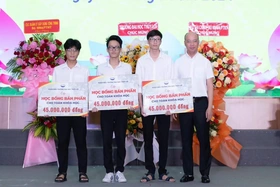 Không để sinh viên bỏ học vì khó khăn tài chính