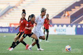 Tiếp đà chiến thắng, Đội tuyển nữ Myanmar vươn lên đứng đầu Bảng B