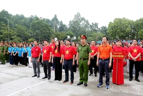 Người dân Phú Thọ hưởng ứng sự kiện “Cùng Việt Nam tiến bước”