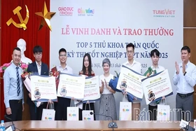 Vinh danh Top 5 thủ khoa toàn quốc Kỳ thi tốt nghiệp THPT năm 2025