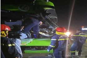 Tai nạn nghiêm trọng trên cao tốc, tài xế tử vong, một người nước ngoài bị thương