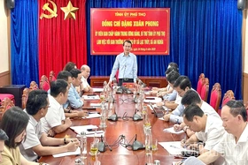 Bí thư Tỉnh ủy Đặng Xuân Phong làm việc với xã Lạc Thủy và An Nghĩa