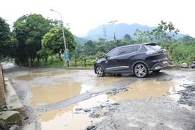 Cầu Chăm xuống cấp, người dân bất an